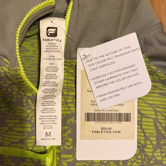 Fabletics NWT Zip Up Top/ Lightweight - Picture 5 of 8